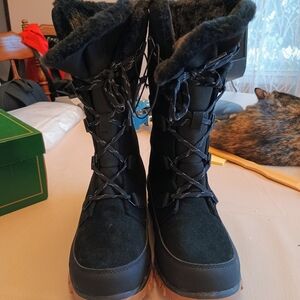 Women's Black Winter Boots